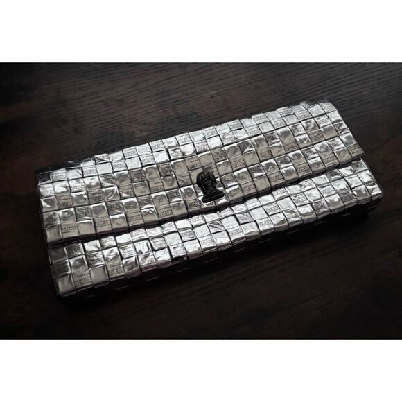 Nahui Olin metallic, handmade logo clutch - Picture 1 of 9